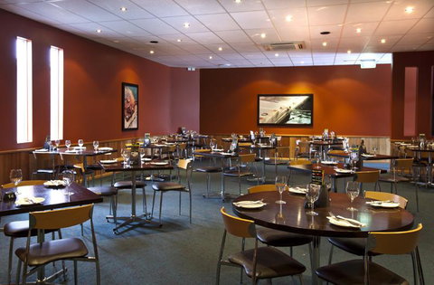 Edgewater Hotel - Accommodation Search 32