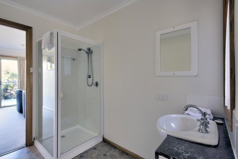Freycinet Sanctuary 5 - Accommodation Search 8