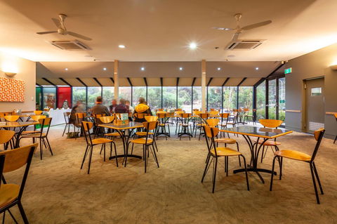 Mornington Inn - Accommodation Search 13