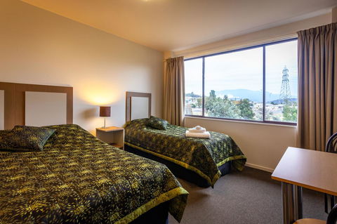 Mornington Inn - Accommodation Search 0
