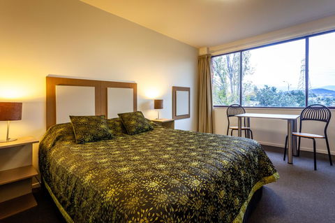 Mornington Inn - Accommodation Search 3