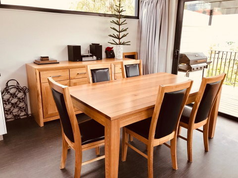 Omaroo House - Panoramic Water Views - Accommodation Search 20