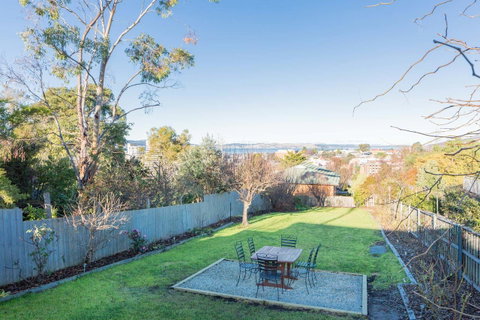 Omaroo House - Panoramic Water Views - Accommodation Search 33