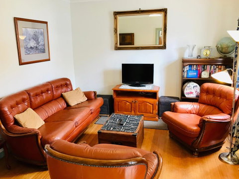 Omaroo House - Panoramic Water Views - Accommodation Search 21