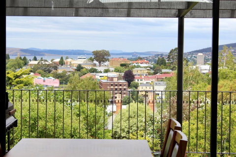 Omaroo House - Panoramic Water Views - Accommodation Search 6
