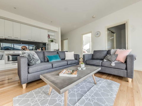 Marina View Apartment - Accommodation Search 0