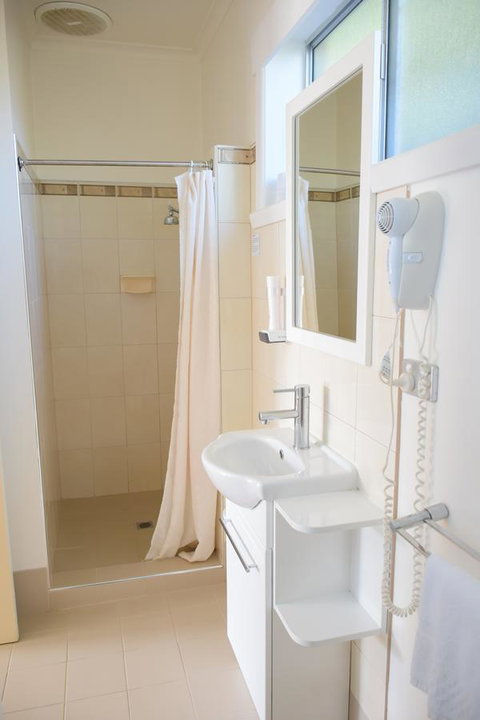Beachway Motel - Accommodation Search 16