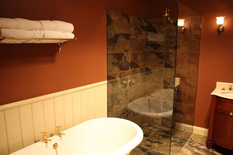 The Tasmanian Inn - Accommodation Search 12
