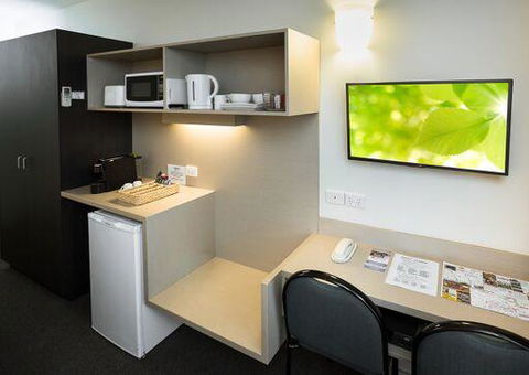 Shoreline Hotel - Accommodation Search 35