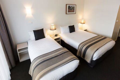 Shoreline Hotel - Accommodation Search 23