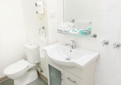Shoreline Hotel - Accommodation Search 31