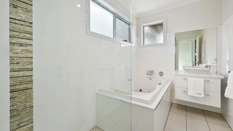 Seas The Day - Seaside Getaway - Accommodation Search 3