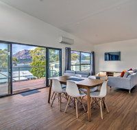 Dock of the Bay - Accommodation Search