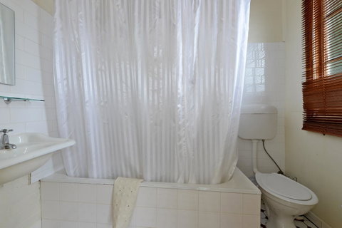 Edinburgh Gallery Bed & Breakfast - Accommodation Search 36