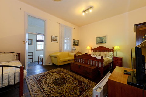 Edinburgh Gallery Bed & Breakfast - Accommodation Search 38