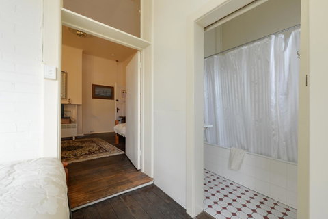 Edinburgh Gallery Bed & Breakfast - Accommodation Search 33