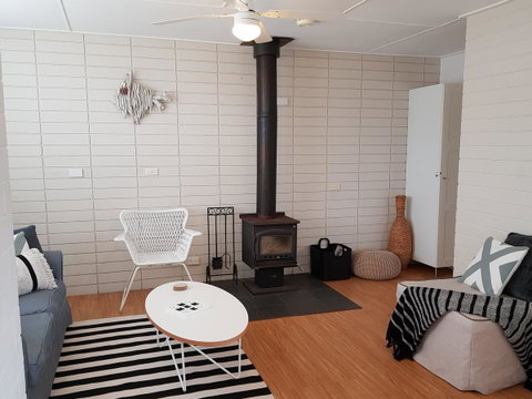 Beach Hut Scamander - Accommodation Search 8