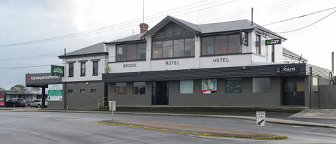 Bridge Hotel - Accommodation Search 0