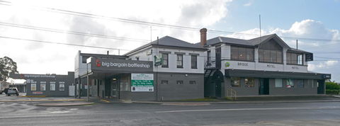Bridge Hotel - Accommodation Search 13