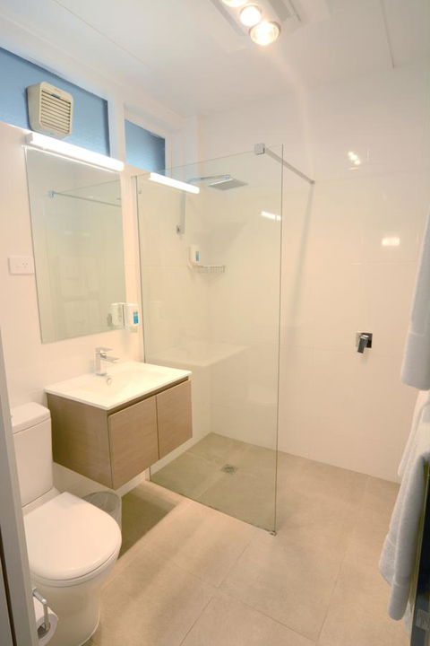 Bridge Hotel - Accommodation Search 9