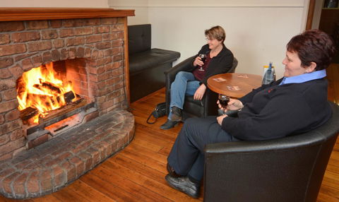 Bridge Hotel - Accommodation Search 16