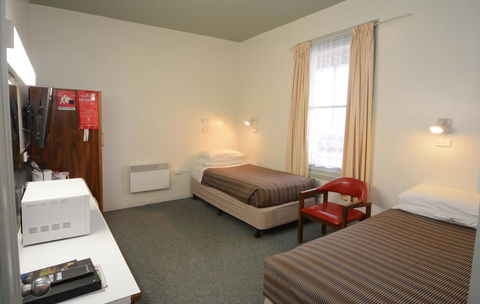 Bridge Hotel - Accommodation Search 15