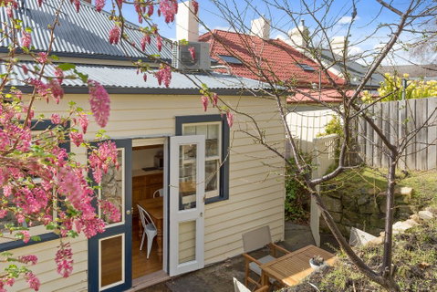 WEST NEST | Classic 3BR Hobart Terrace BEST Location, View, Close To City - Accommodation Search 19