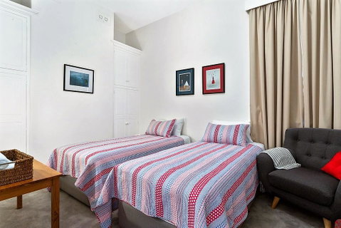 WEST NEST | Classic 3BR Hobart Terrace BEST Location, View, Close To City - Accommodation Search 12