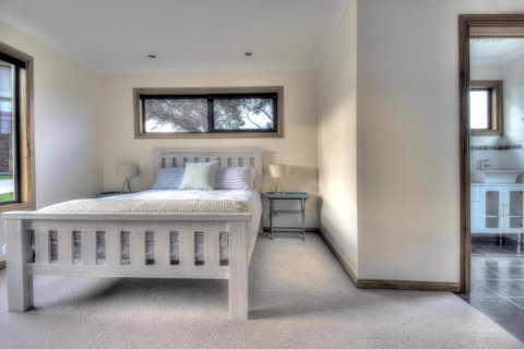 Blue Waves - Accommodation Search 7