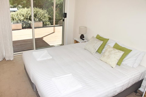 Seaview Apartment - Accommodation Search 5
