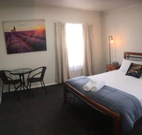 3ree- Spacious  Charming Apartment - Accommodation Search