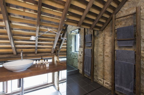 Stone Flower - Accommodation Search 14
