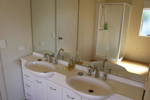 Villa 2 Bay Of Fires - Accommodation Search 6