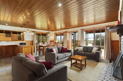 Apollo Bay Cottages - Accommodation Search 2
