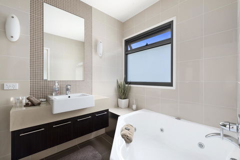 Apollo Bay Cottages - Accommodation Search 8