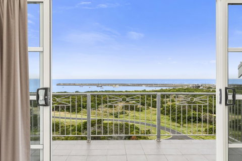Deep Blue Hotel & Hot Springs - Accommodation Search 23