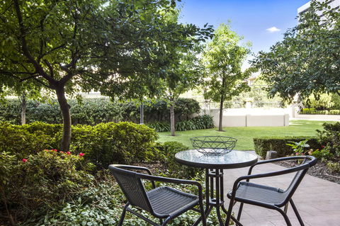 Melbourne Luxury Paradise - Accommodation Search 1