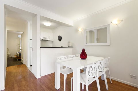 Melbourne Luxury Paradise - Accommodation Search 6
