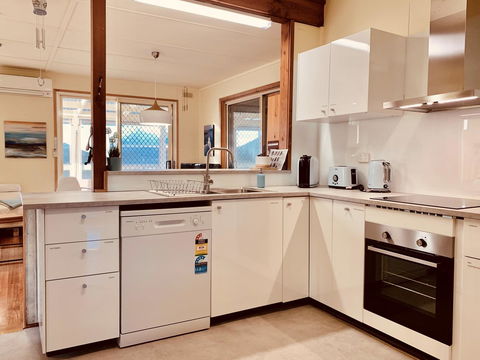 Nautique Beach House - Accommodation Search 13