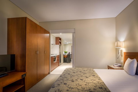 Batman\'s Hill On Collins - Accommodation Search 27