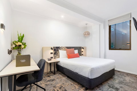 Batman\'s Hill On Collins - Accommodation Search 8