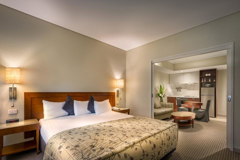 Batman\'s Hill On Collins - Accommodation Search 29