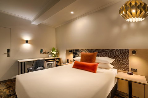 Batman\'s Hill On Collins - Accommodation Search 24