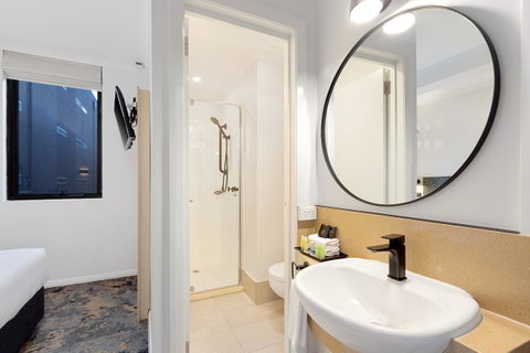 Batman\'s Hill On Collins - Accommodation Search 7