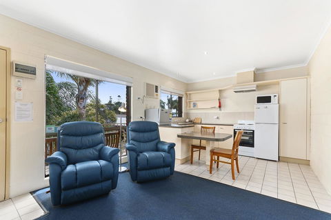 Allambi Holiday Apartments - Accommodation Search 9