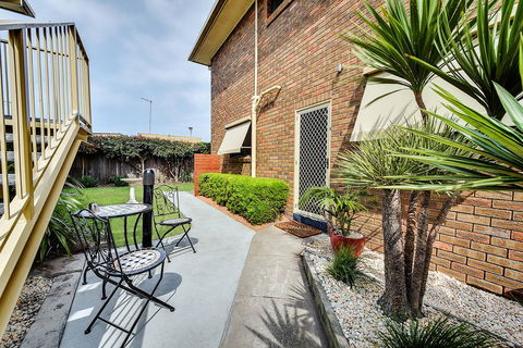 Allambi Holiday Apartments - Accommodation Search 25