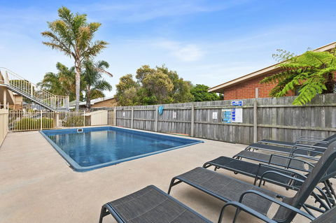 Allambi Holiday Apartments - Accommodation Search 16