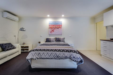 Allambi Holiday Apartments - Accommodation Search 42