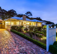 Lovely 5BR full house in Glen Waverley walk to train bus  shops - Accommodation Search