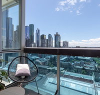 La Maison - Great View Free Parking Pool Gym Perfectly located 2BR apartment - Accommodation Search
